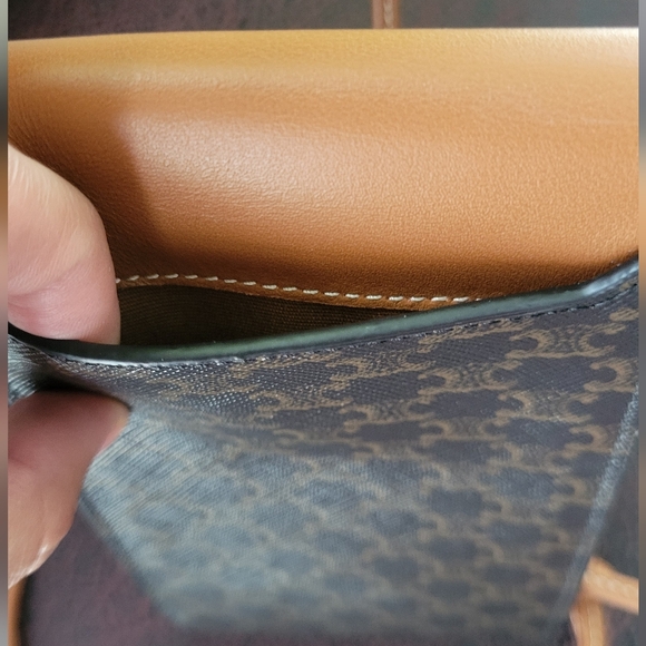 CELINE PHONE POUCH WITH FLAP IN TRIOMPHE CANVAS AND TAN LAMBSKIN - Picture 10 of 12